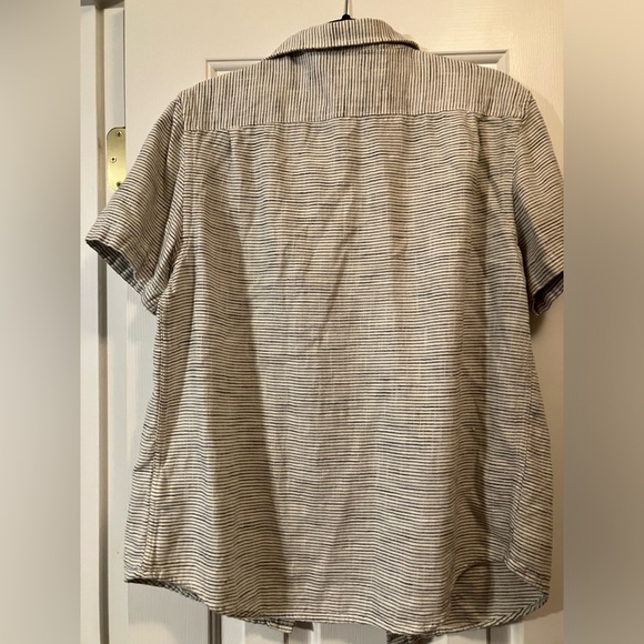 Old Navy Striped Short Sleeve Button Down - Picture 5 of 5